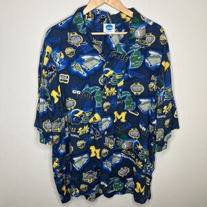 NCAA Michigan Wolverines Football Hawaiian Shirt VF Imagewear Sz XXL